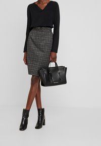 Esprit Collection Kynähame - anthracite