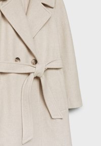 Stradivarius Mantel - off-white