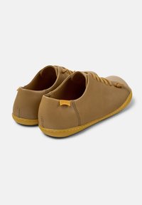 Camper PEU CAMI - Zapatos con cordones - mittelbraun