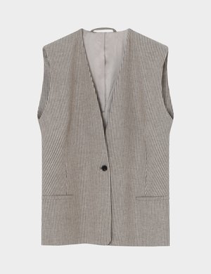 Veste grise sans manches avec fines rayures verticales noires, fermeture à un bouton noir et deux poches avant, présentée à plat.