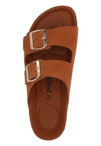 Bruine suède slidersandalen met twee verstelbare metalen gespen en een gevormde zool. Textuur van de binnenzool voor extra comfort.