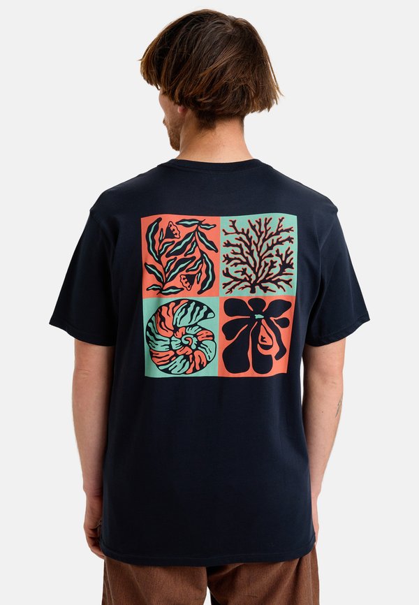 INTERCONNECTED - SHORT-SLEEVE SCREEN  - T-Shirt print - kvj