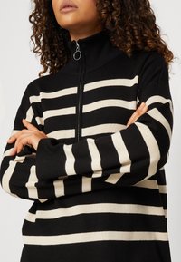 Object Sweter
