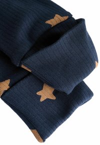 Thumbnail Image 6