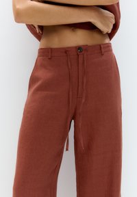 PULL&BEAR JOGGERS - Broek - copper