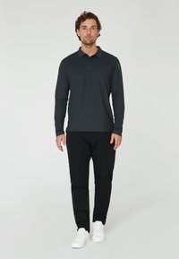 Sail Racing SPRAY TECHNICAL LS - Poloshirt - dk grey solid