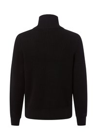 Schwarzer, gestrickter Pullover mit hohem Kragen, geripptem Muster, langen Ärmeln und tailliertem Saum. Die Rückansicht zeigt die gesamte Silhouette.