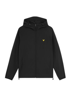 Svart vattentät jacka med huva, med dragkedja fram, två sidofickor och en liten gul logotyp på bröstet. Slät textur.