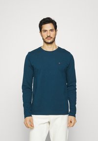 Tommy Hilfiger LOGO LONG SLEEVE TEE - Camisola de manga comprida - dark lakeside