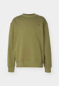 No seleccionado, focus olive