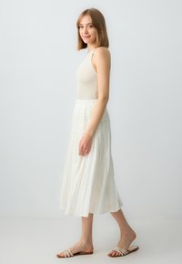 Jimmy Key RELAXED FIT HIGH WAIST MIDI  - Gonna a campana - ecru