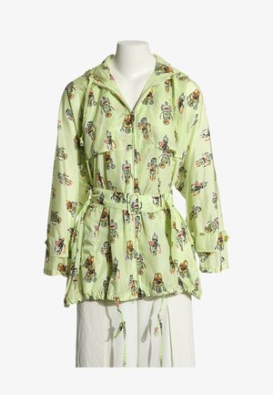 Veste à capuche vert clair avec ceinture et illustrations ludiques de robots, exposée sur un buste de mannequin blanc.