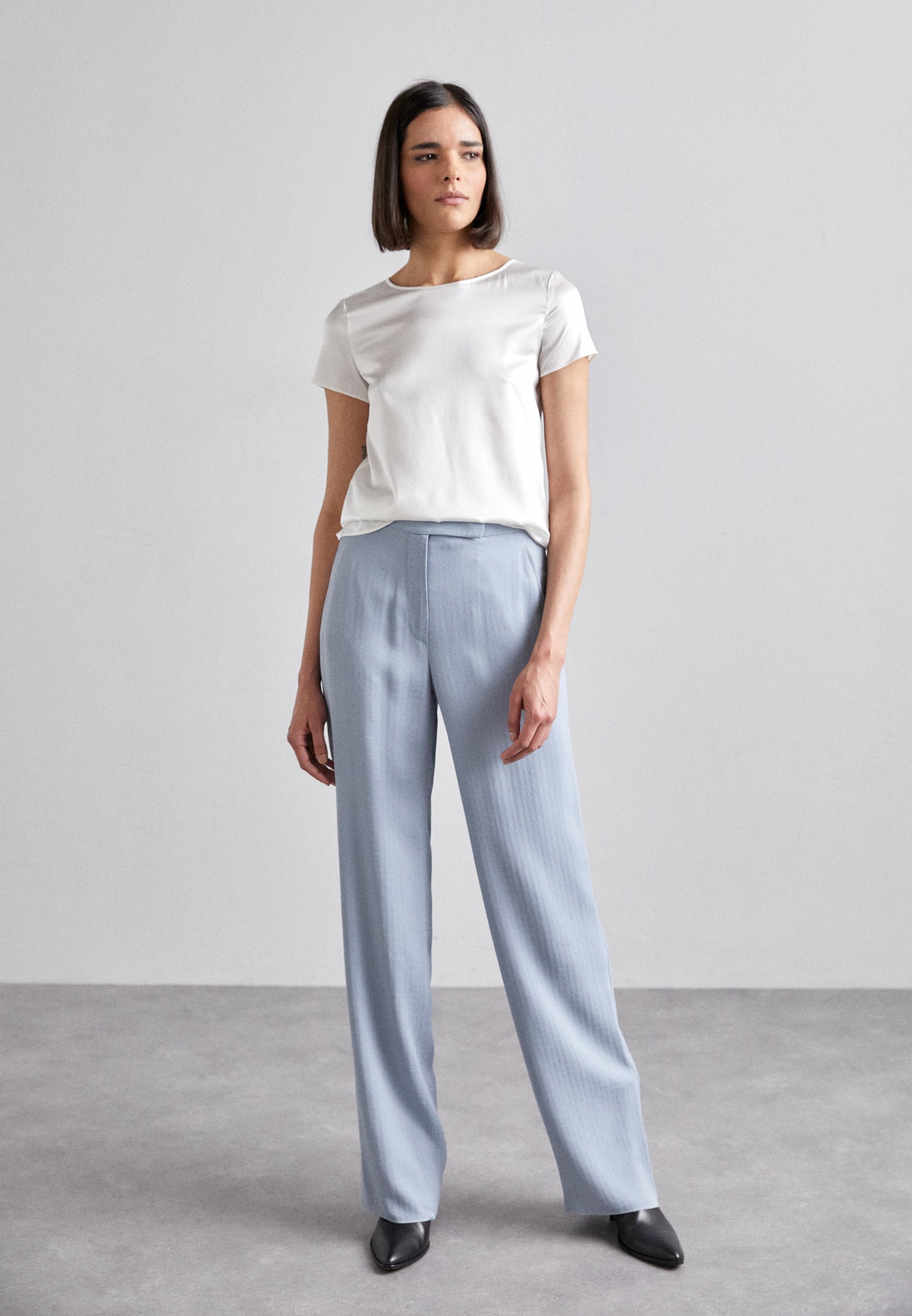 Emporio Armani PANTALONI - Trousers - grigio azzurro/blue