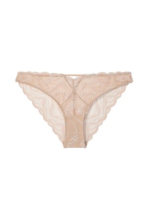 Beige Spitzen-Bikini-Unterwäsche für Damen mit gezackten Kanten und zarten Blumenmustern, flach auf weißem Hintergrund dargestellt.