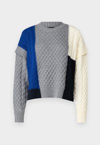 Gebreide trui met een patchworkdesign in grijs, marineblauw, blauw en crème. Textuur met kabelpatroon, een ronde halslijn en geribde manchetten.