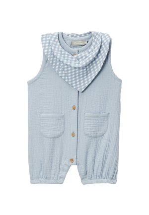 Barboteuse bébé sans manches bleu clair avec boutons en bois à l’avant, deux poches, jambes élastiquées et col bavette à carreaux bleu et blanc.