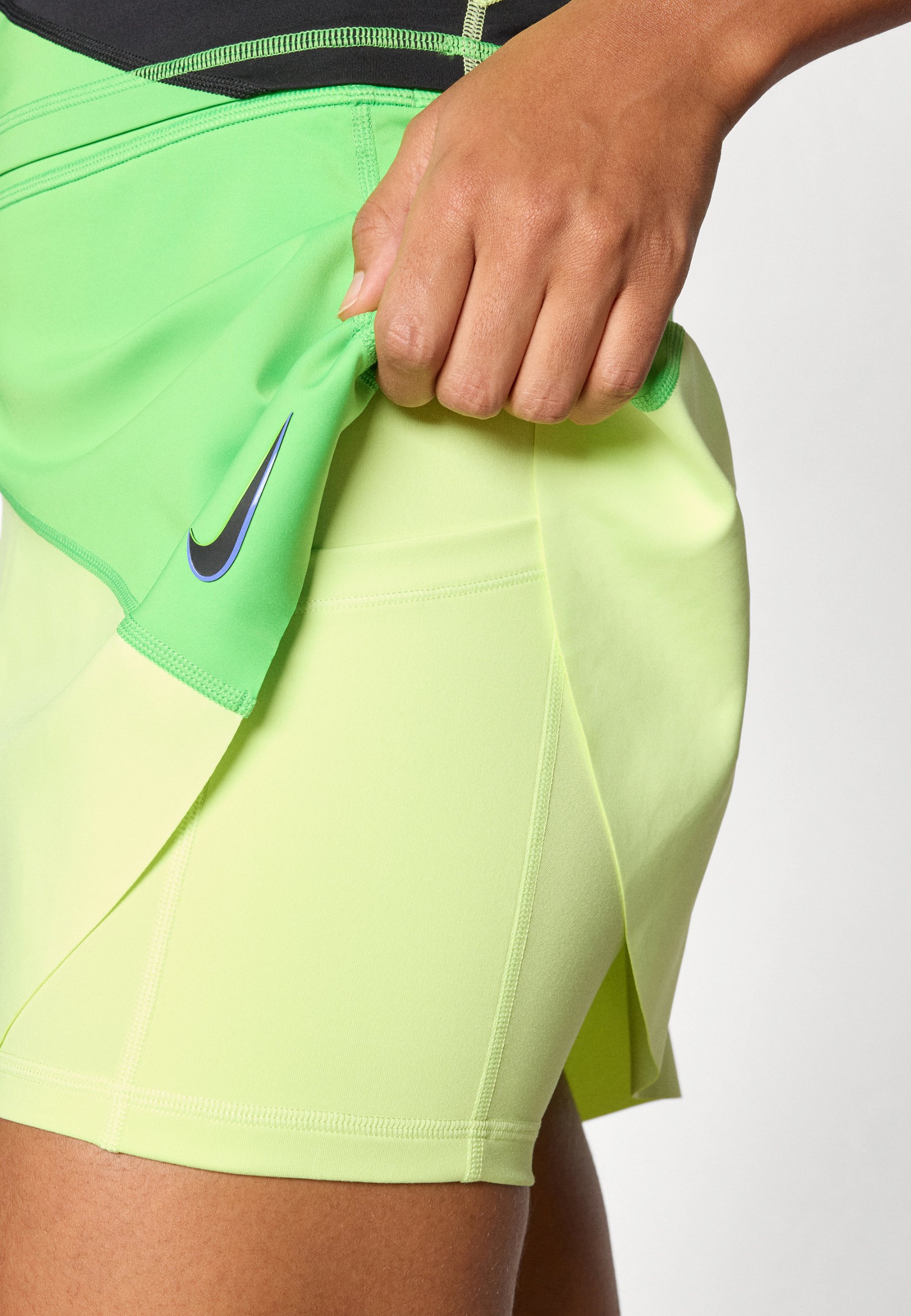 Nike Performance NIKECOURT SLAM SKIRT - Sports skirt - mean green