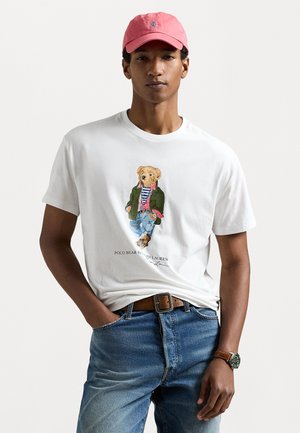CLASSIC FIT POLO BEAR JERSEY T SHIRT - Print T-shirt - white explorer bear