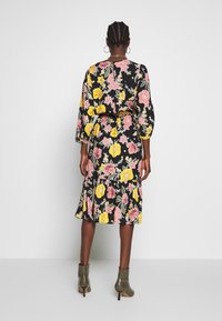 Dorothy Perkins Vapaa-ajan mekko - black