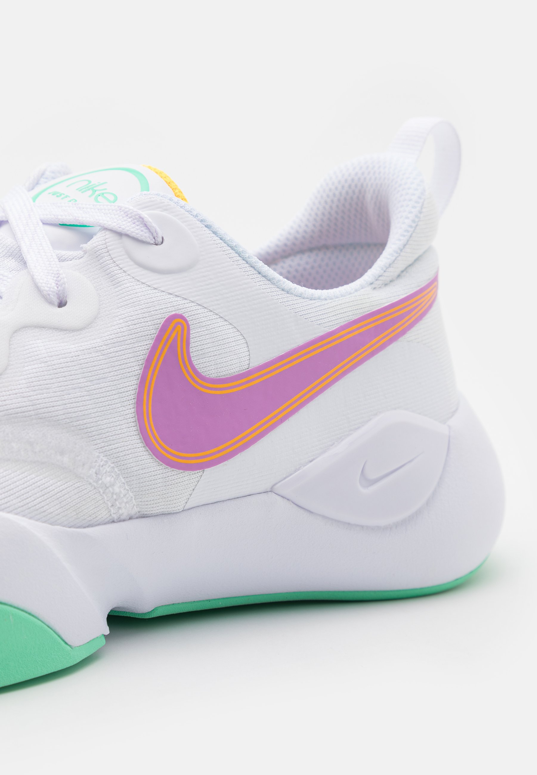 chaussures fitness nike