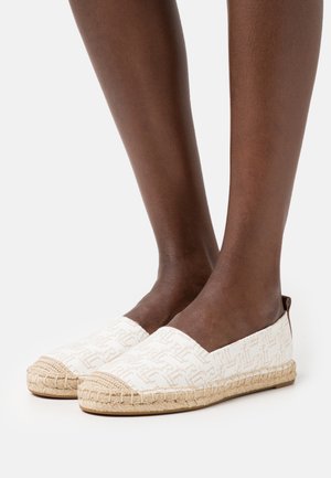 CAMERYN FLAT - Alpargatas - vanilla/deep saddle tan