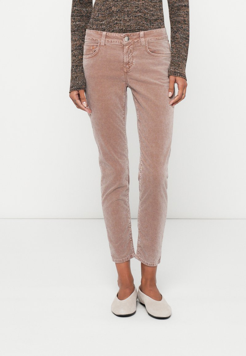 closed Broek bruin closed Broek bruin