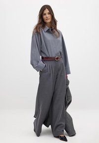 NA-KD STRIPED  - Pogājama blūze - grey pinstripe