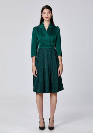 PATINEUSE EN BROCART - Robe de jour - vert sapin