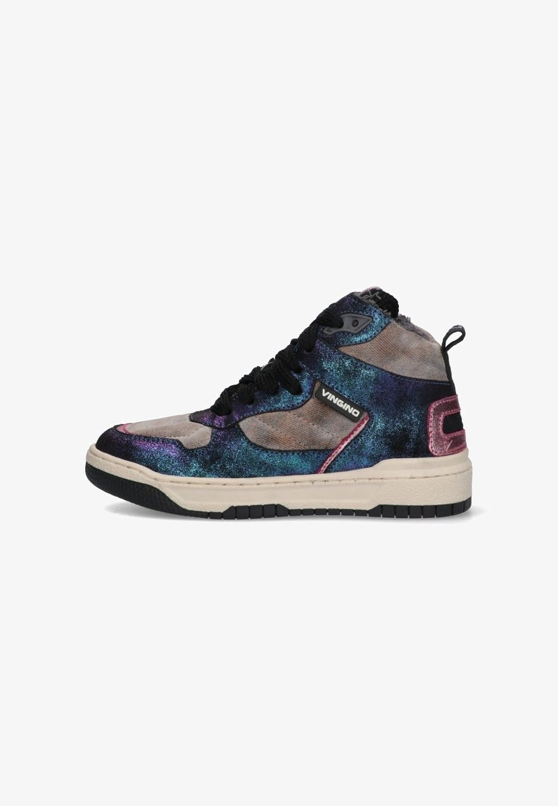 Hoge sneakers van een meervoudig gekleurde, glinsterende stof in tinten van paars, blauw en grijs. Zwarte veters en een gestructureerde zool.