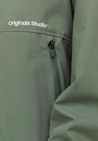 Jack & Jones GEPOLSTERTE - Light jacket - laurel wreath