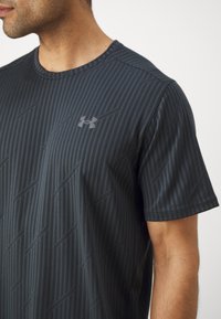 Under Armour VENT  - Športne majice - black/castlerock