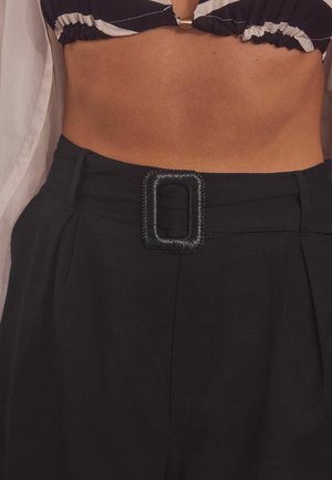 Next BERMUDA - REGULAR FIT - Šortky - black