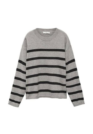 Szary sweter z długim rękawem z czarnymi poziomymi paskami na tułowie i rękawach, z okrągłym dekoltem i ściągaczami na rękawach.