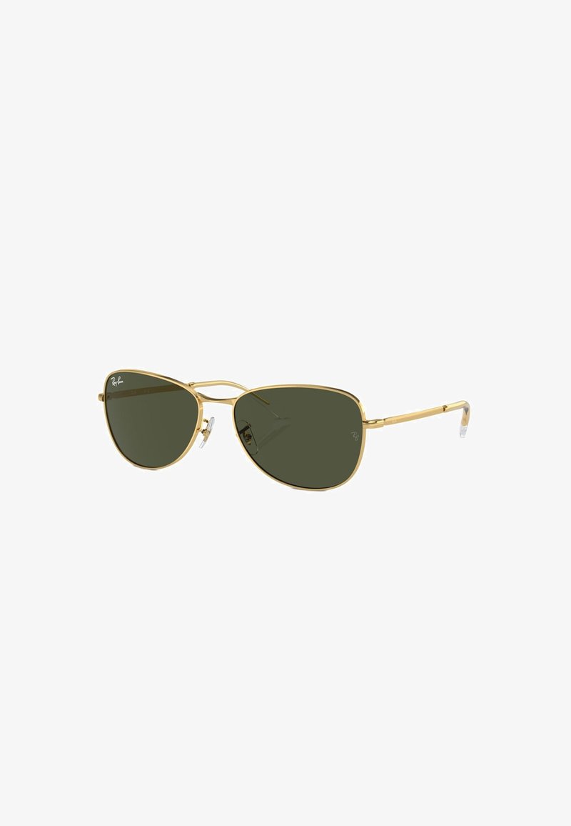 Occhiali da sole Ray-Ban con montatura in metallo dorato, lenti verdi e una forma elegante a occhio di gatto. Presentano delicati accenti sulle aste e morbidi tappi per le orecchie in gomma trasparente.