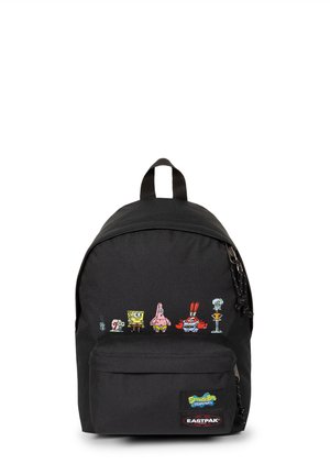 Zaino nero con personaggi e loghi di SpongeBob SquarePants ricamati sulla tasca frontale, con una maniglia superiore singola e chiusura con zip.