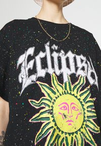 BDG Urban Outfitters T-shirt med print - black