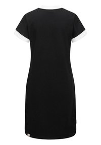 Schwarzes Kurzarmkleid mit einem weißen Kragen, aus weichem Stoff gefertigt. Es hat einen geraden Schnitt und ein kleines Etikett am Saum.