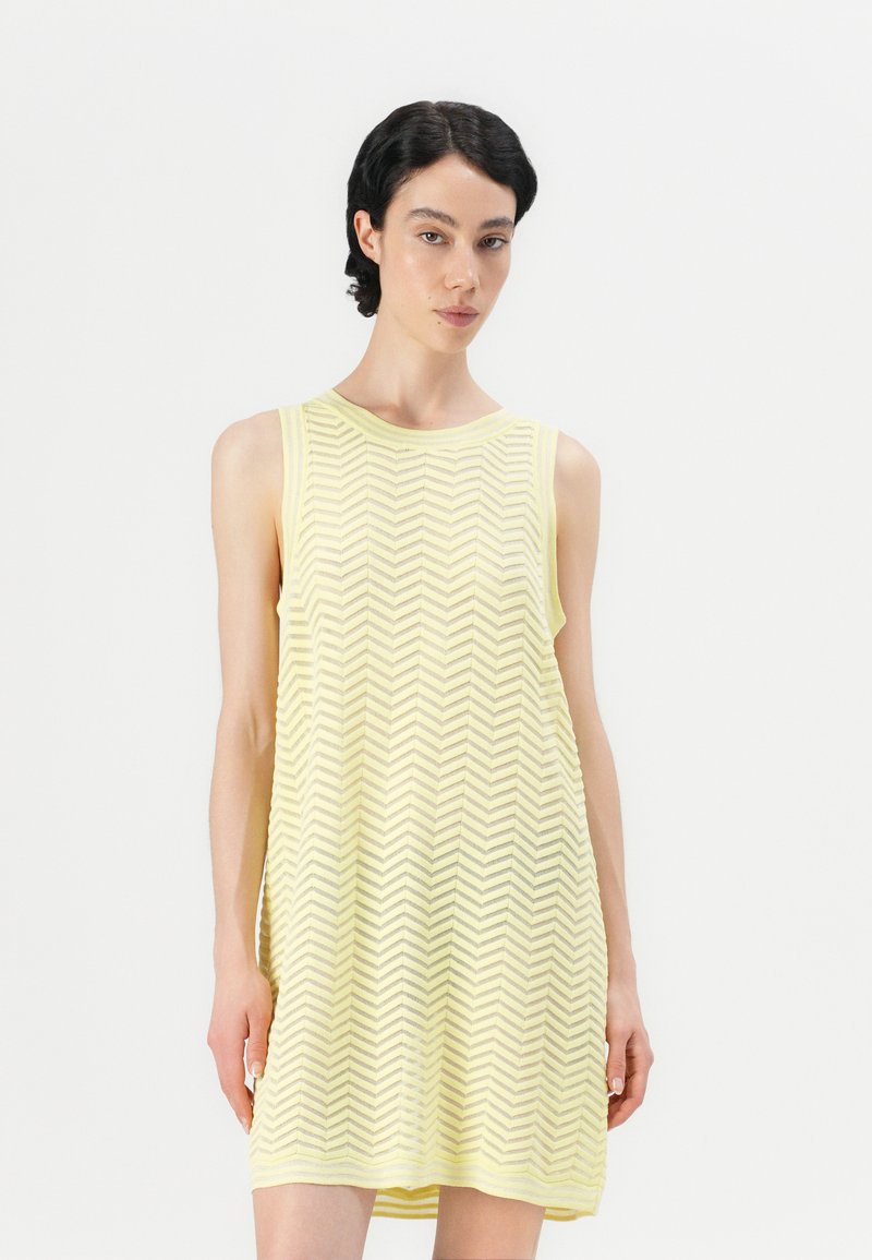 RIANI Gebreide jurk geel