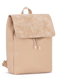 Bezs színű vegán bőrből készült hátizsák, puha velúr fedéllel, húzózsinóros záródással, arany díszítéssel és téglalap alakú formával. Állítható pántokkal.