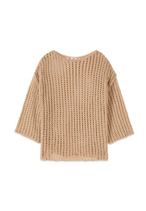 Pull beige en maille ajourée, ample, manches larges et col rond, conçu pour un port léger en couches.