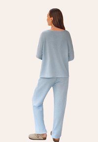 Cupshe BUTTON DRAWSTRING WAIST SET - Pigiama - light blue