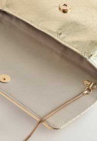 Thumbnail Image 8