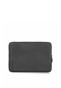 Czarna skórzana etui na laptop o gładkiej fakturze, prostokątnym kształcie i zapięciu na zamek. Posiada minimalistyczny design i brak widocznych elementów metalowych.