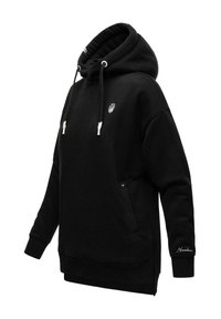 Sudadera negra hecha de tela suave, con capucha ajustable, bolsillo frontal y logotipo bordado en el pecho y la manga.