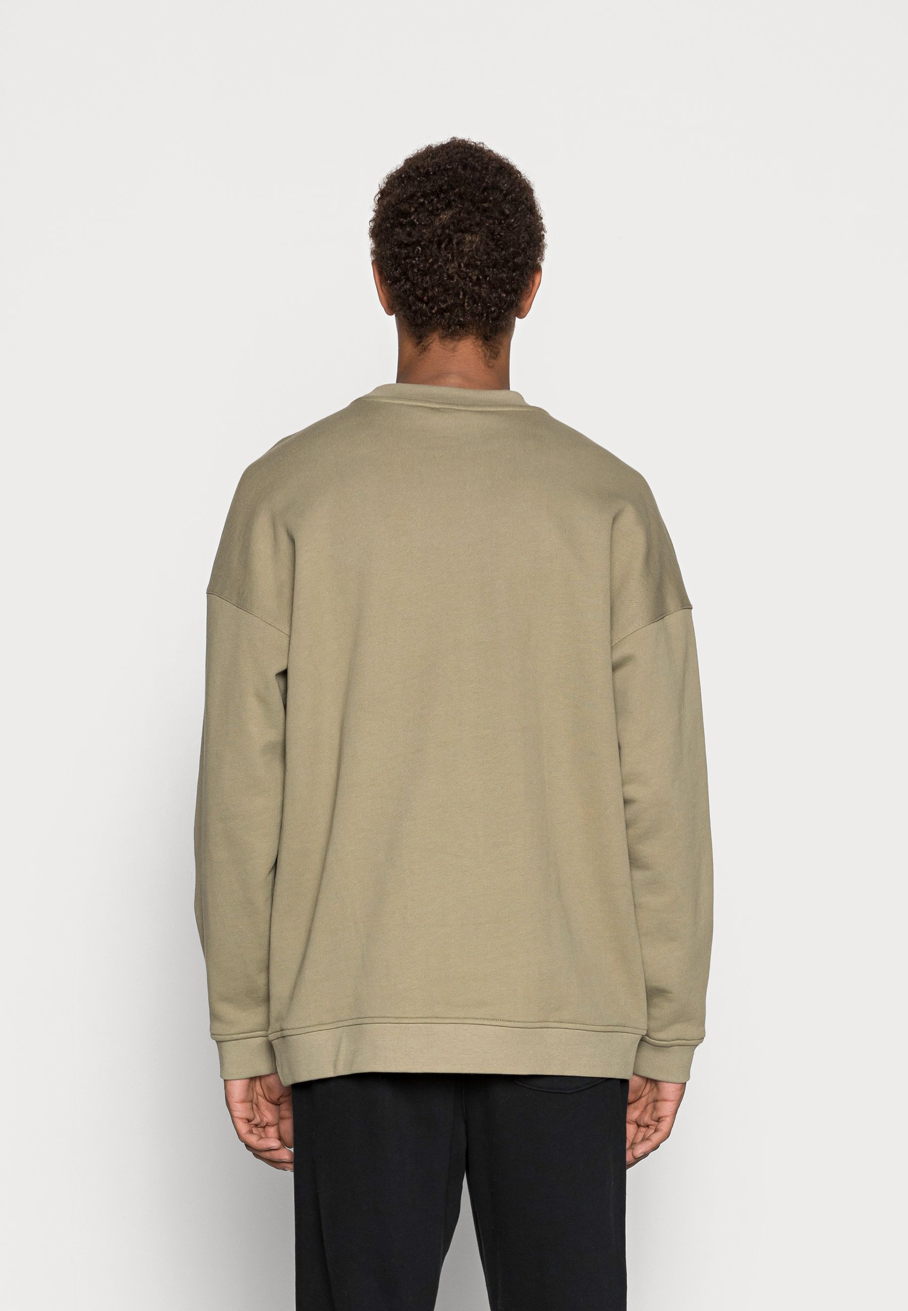 adidas Originals LOCK UP CREW UNISEX - Sudadera - orbit green/verde oliva -  Zalando.es