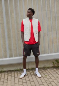 Puma AC MILAN CASUALS SHORTS - Fanartikel - black/for all time red