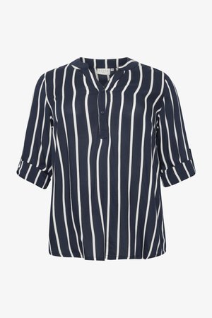 Blusa de marina con rayas blancas verticales, tela ligera, cuello con puntas y mangas de tres cuartos con puños enrollados. Detalle de abertura con botones.