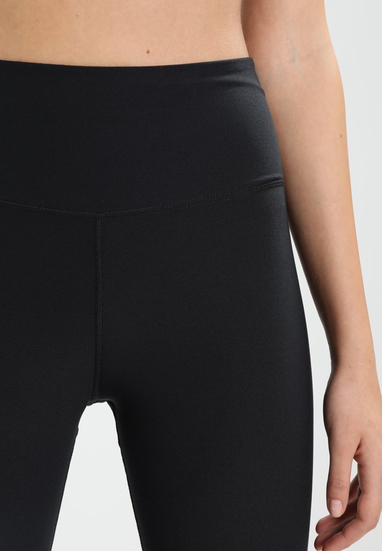 nike performance sculpt hyper