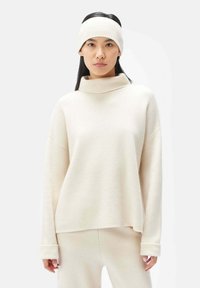 GOBI Cashmere Öronvärmare - off white