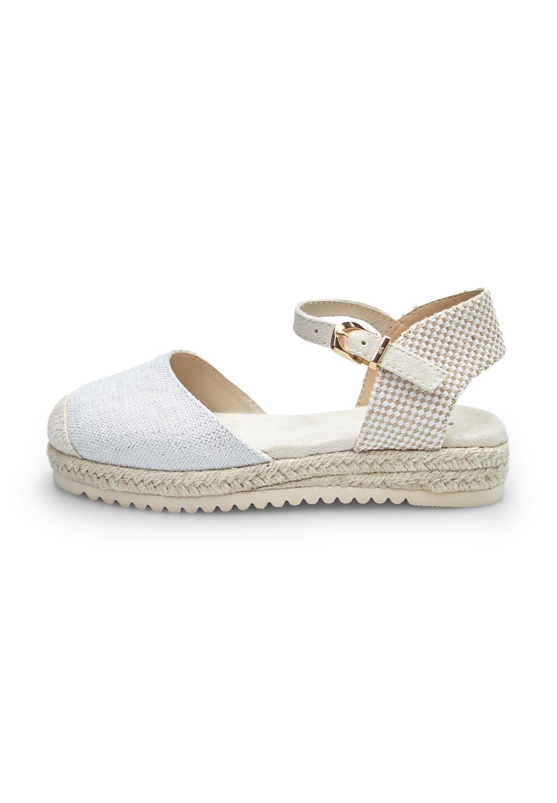 Espadrille sko med et let gråt vævet stof overdel, cremet indersål og en tekstureret hælrem. Har en naturlig jute-sål og spænde.